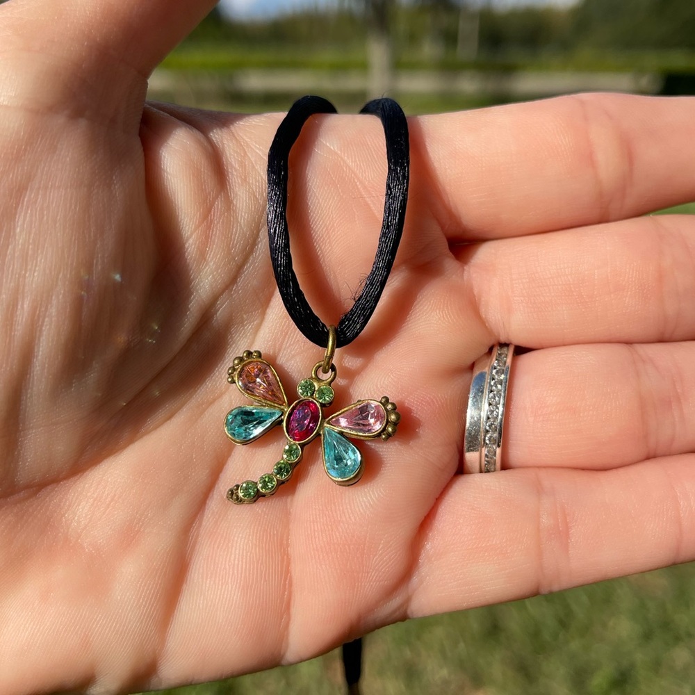 NWT! Beautiful Boutique Jeweled Dragonfly Necklace! 🤩